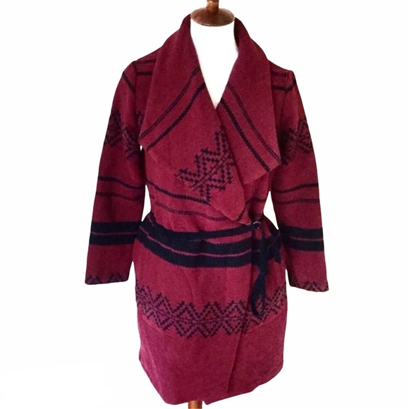 BB DAKOTA NWT Aztec Print Fleece Coat Sz Small - Picture 1 of 8